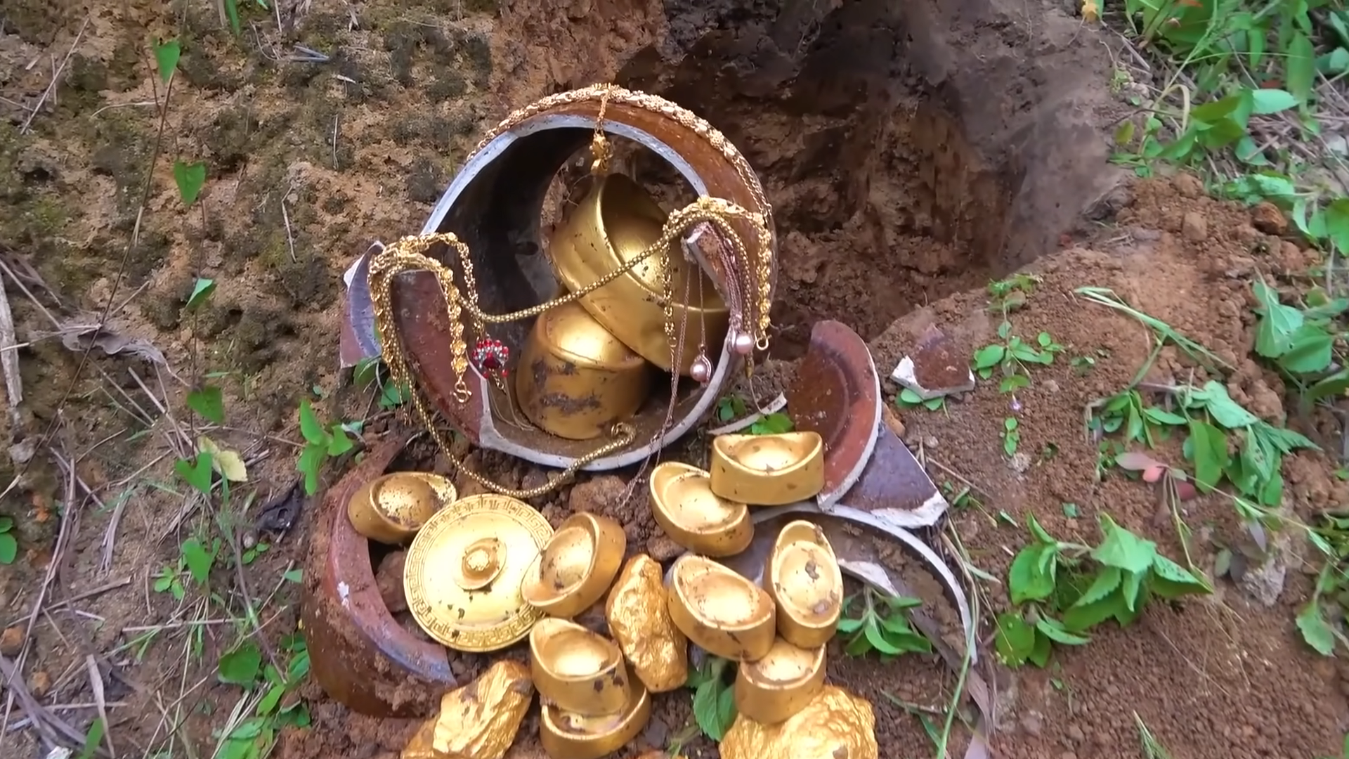 I used the detector to search for treasures and found a jar of gold ingots and gold jewelry jars